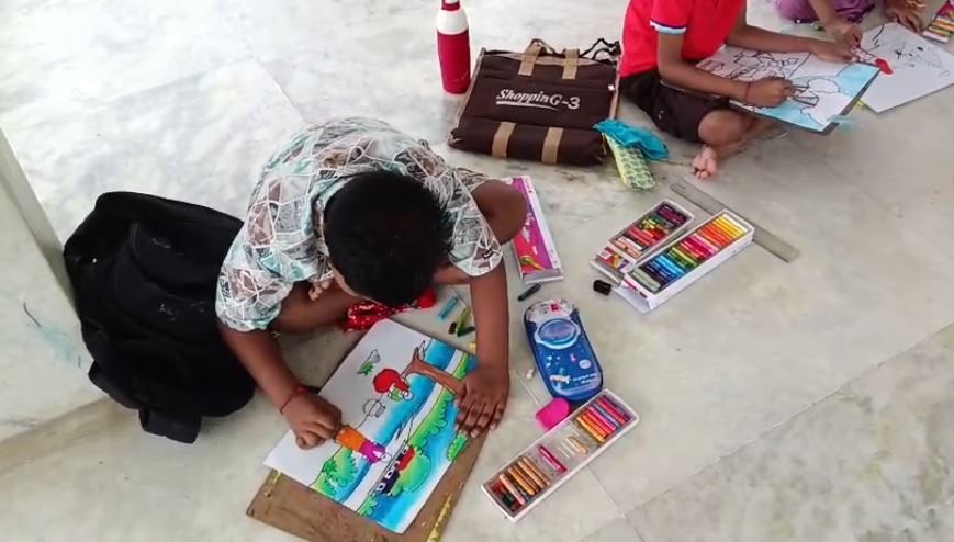 তেলিয়ামুড়ায় রাজদূত ক্লাবের উদ্যোগে বসে আঁকো প্রতিযোগিতা — শারদীয় উৎসবের প্রাক্কালে সামাজিক ও সাংস্কৃতিক কর্মসূচিতে মুখর শহর